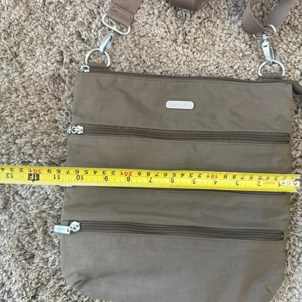 Baggallini Dark Brown Messenger Crossbody bag!